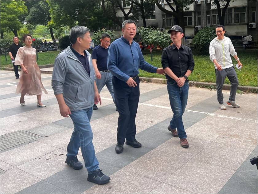 中国气象服务协会领导莅临指导华风南信大研究院工作