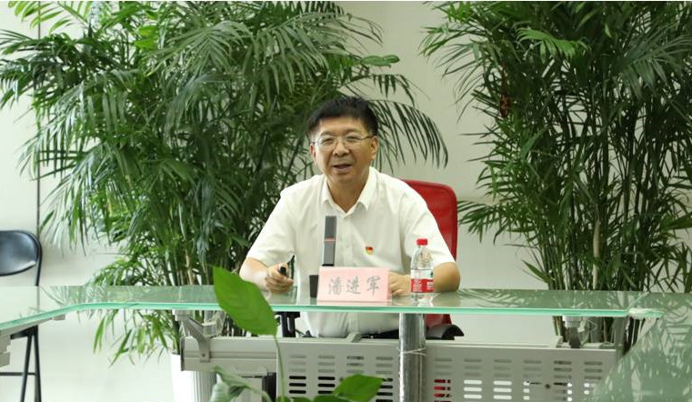 法规司党支部与华风集团创新研究院党支部联合开展党日活动暨“七一”主题党课