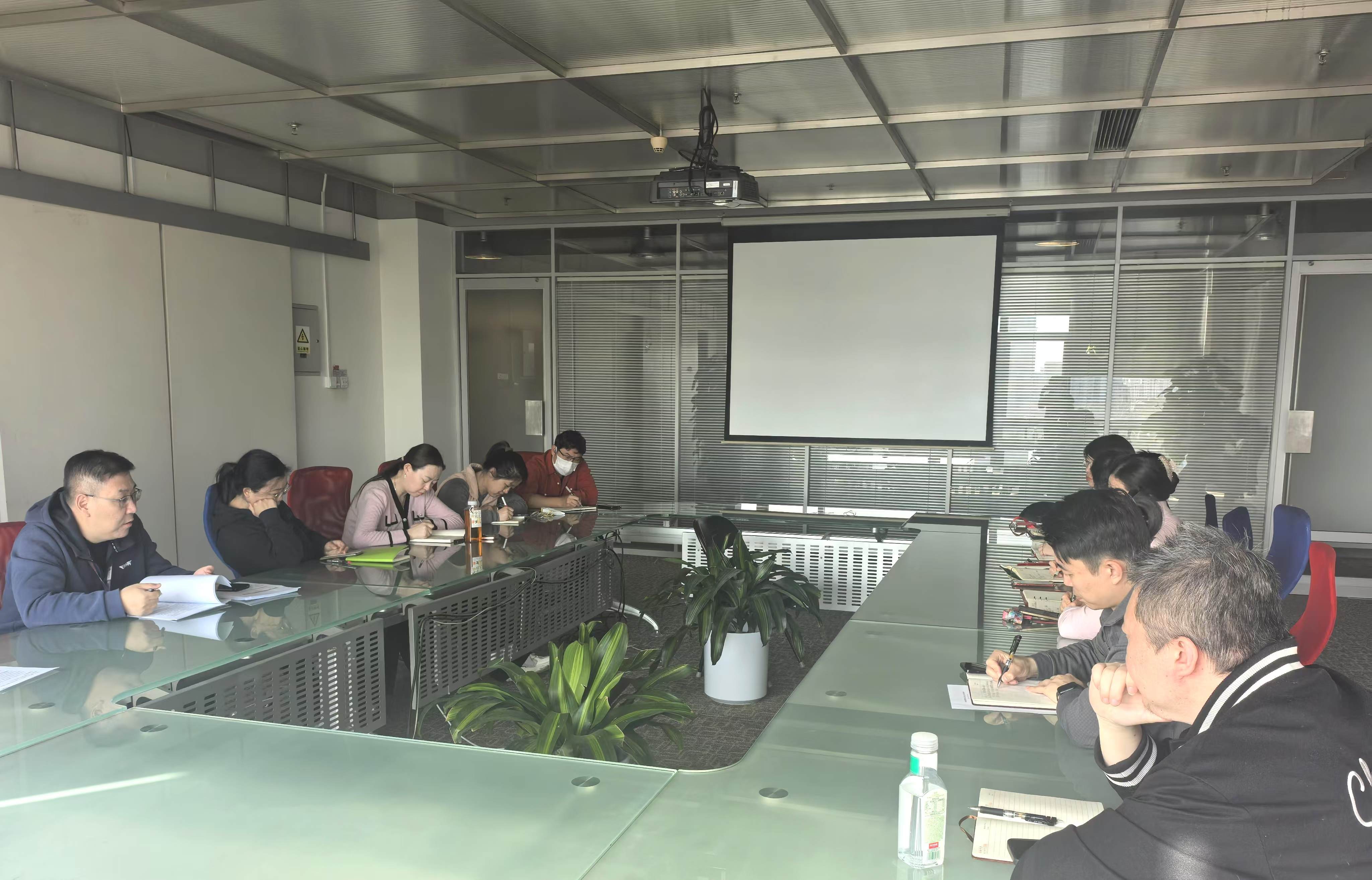 华风集团组织召开招标采购管理知识培训