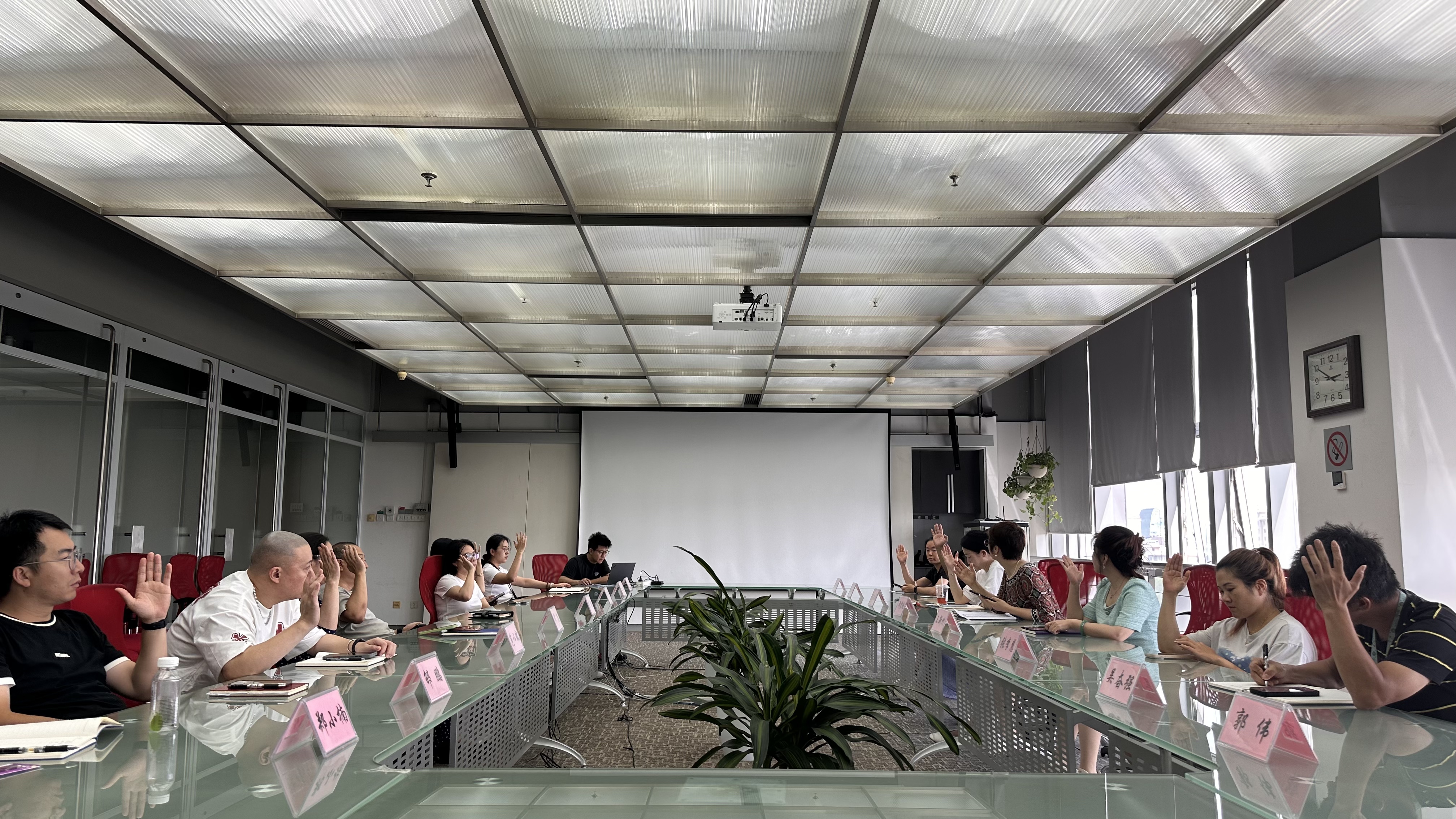 华风集团工会第四届委员会第六次会议顺利召开 华风集团工会第四届委员会第六次会议顺利召开